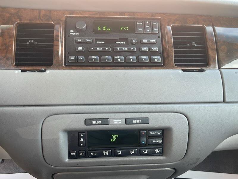Used 1999 Lincoln Town Car Signature RWD image 33