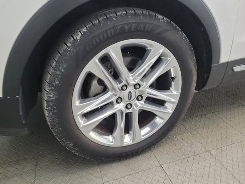 Used 2017 Ford Explorer Limited image 31