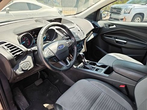 Used 2017 Ford Escape SE w/ SE Sport Appearance Package FWD image 19