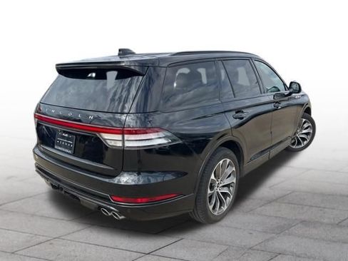 Used 2025 Lincoln Aviator AWD w/ Jet Appearance Package image 6