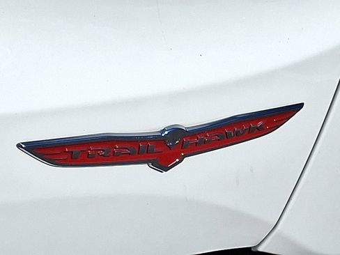 Used 2023 Jeep Renegade Trailhawk image 32