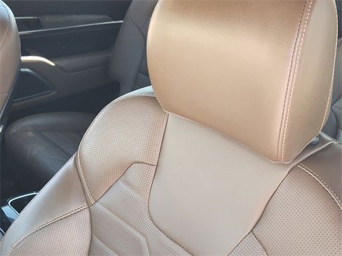 Used 2022 Kia Telluride SX w/ SX Prestige Package image 15