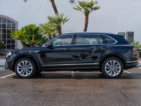 Used 2023 Bentley Bentayga Extended Wheelbase AWD/4WD image 5