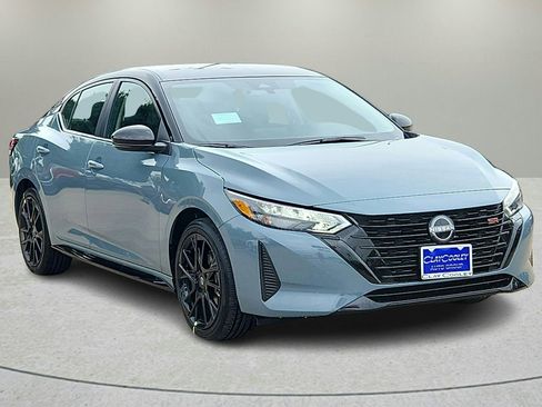 Certified 2025 Nissan Sentra SR w/ Trunk Package image 1