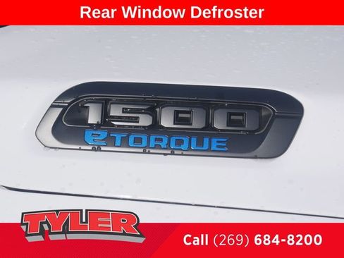 New 2026 RAM 1500 4x4 Crew Cab image 11