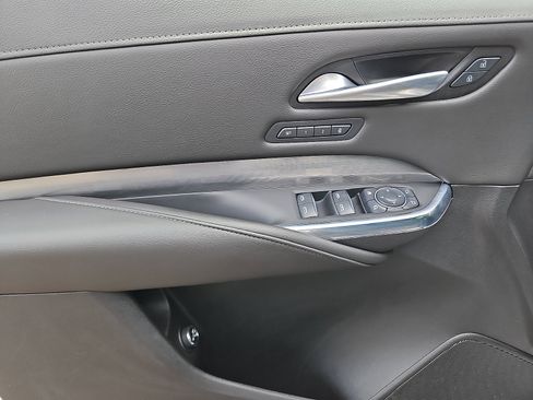 Certified 2025 Cadillac XT4 Premium Luxury AWD/4WD image 12