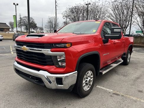 Used 2024 Chevrolet Silverado 2500 LT image 8