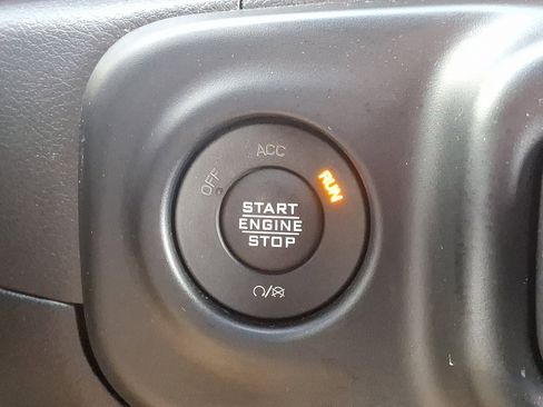 Certified 2023 Jeep Gladiator Sport image 25