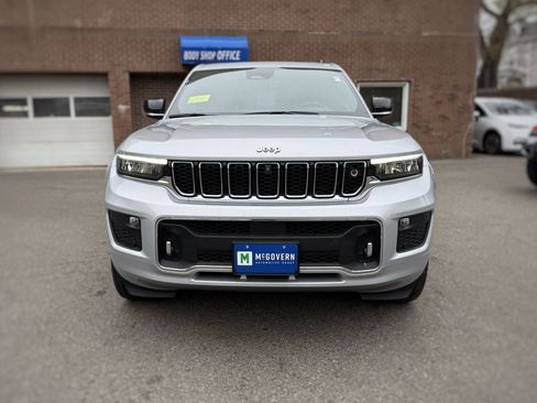 Used 2023 Jeep Grand Cherokee L Overland w/ Advanced Protech Group III AWD/4WD image 2