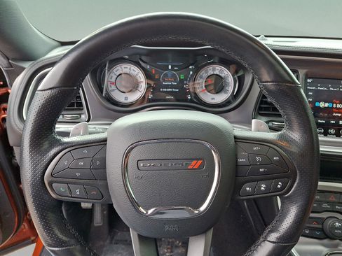 Certified 2020 Dodge Challenger R/T w/ Plus Package image 17