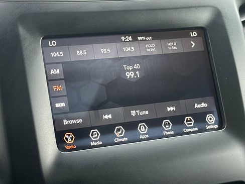 Used 2019 Jeep Cherokee Latitude Plus w/ Comfort/Convenience Group image 17