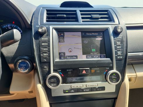 Used 2012 Toyota Camry XLE w/ Leather Pkg FWD image 30