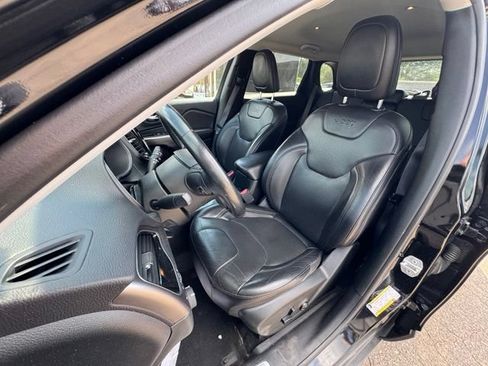 Used 2019 Jeep Cherokee Limited AWD/4WD image 9