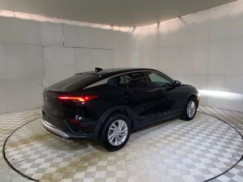 Used 2024 Buick Envista Preferred w/ Convenience I Package image 3