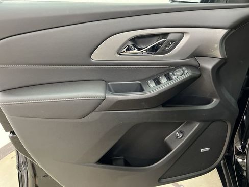 Used 2023 Chevrolet Traverse LT w/ LT Premium Package image 21