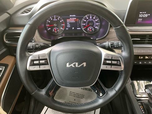 Used 2022 Kia Telluride SX w/ SX Prestige Package image 18