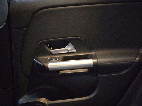 Used 2023 Mercedes-Benz GLA 250 4MATIC image 29