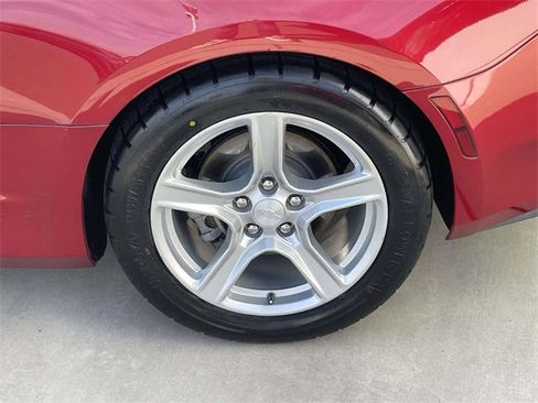 Used 2018 Chevrolet Camaro LT w/ Technology Package image 9