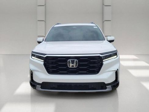 Used 2025 Honda Pilot Elite image 2