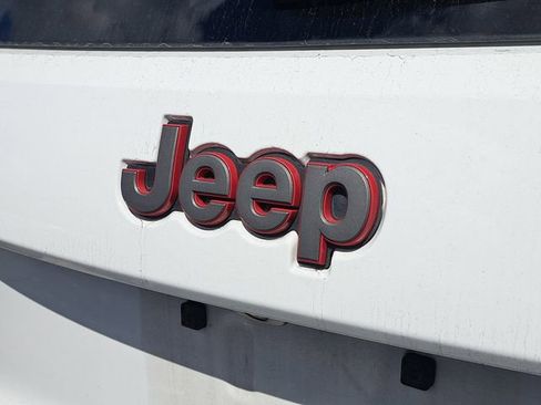 Used 2019 Jeep Grand Cherokee Limited X image 4