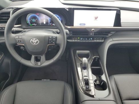 Used 2026 Toyota Crown Signia AWD/4WD image 17