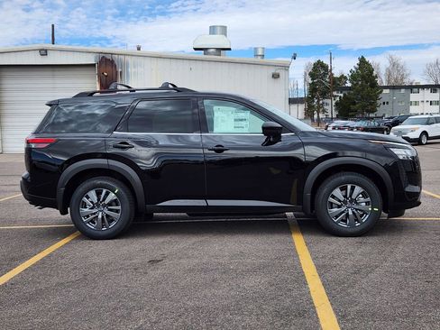 New 2026 Nissan Pathfinder SV image 2