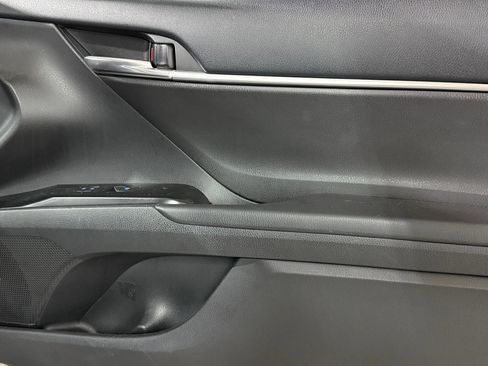 Used 2020 Toyota Camry SE image 35