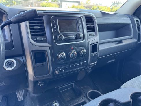 Used 2018 RAM 2500 Tradesman w/ Chrome Appearance Group image 4