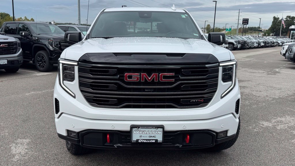 Used 2025 GMC Sierra 1500 AT4 w/ AT4 Premium Package AWD/4WD image 8
