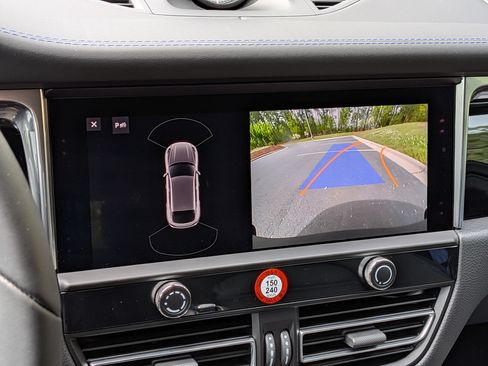 Certified 2026 Porsche Macan S AWD/4WD image 17
