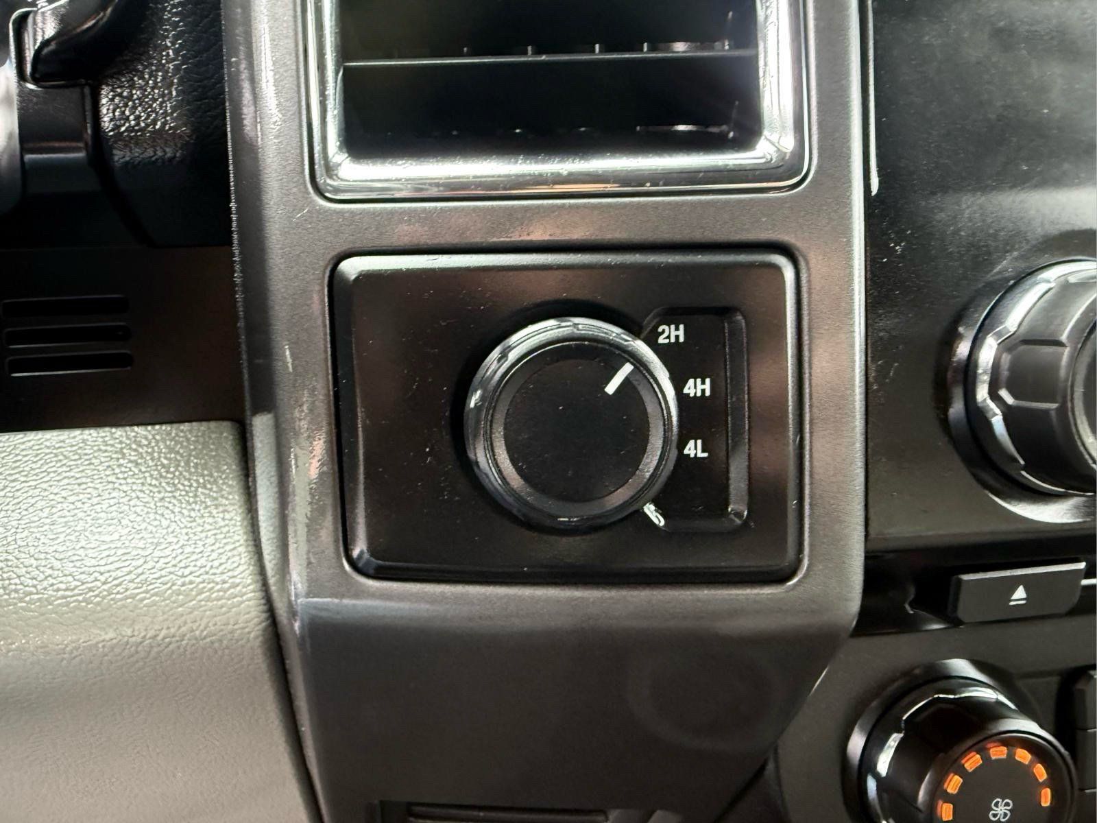 Used 2016 Ford F150 XLT AWD/4WD image 22