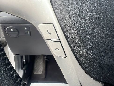 Used 2010 Hyundai Genesis 3.8 RWD image 11