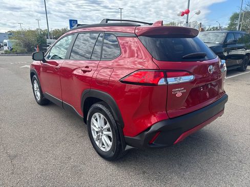 Used 2024 Toyota Corolla Cross LE w/ Moonroof Package AWD/4WD image 6