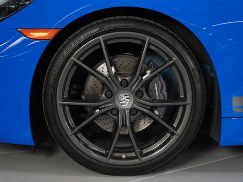 Used 2022 Porsche 718 Boxster RWD image 17
