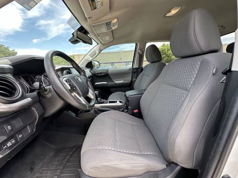 Used 2023 Toyota Tacoma SR5 w/ Technology Package AWD/4WD image 28