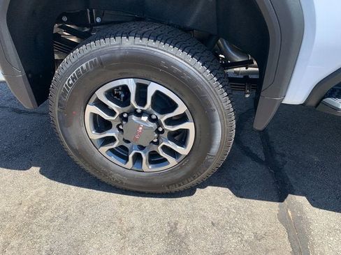 New 2025 GMC Sierra 3500 SLT w/ SLT Premium Package image 5