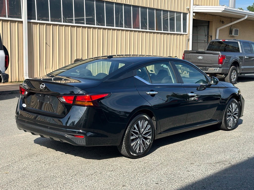 Used 2025 Nissan Altima 2.5 SV FWD image 8