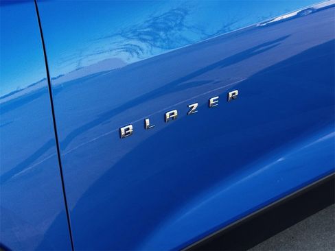 Used 2025 Chevrolet Blazer LT image 12