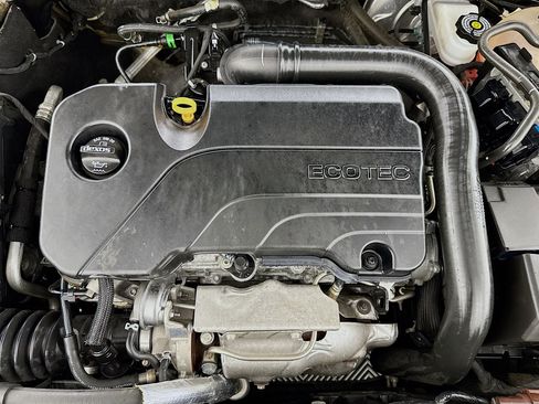 Used 2019 Chevrolet Malibu LT image 38