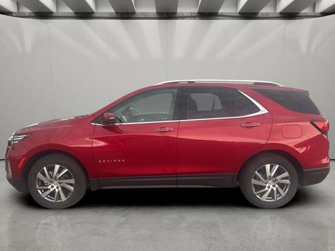 Used 2023 Chevrolet Equinox Premier image 2