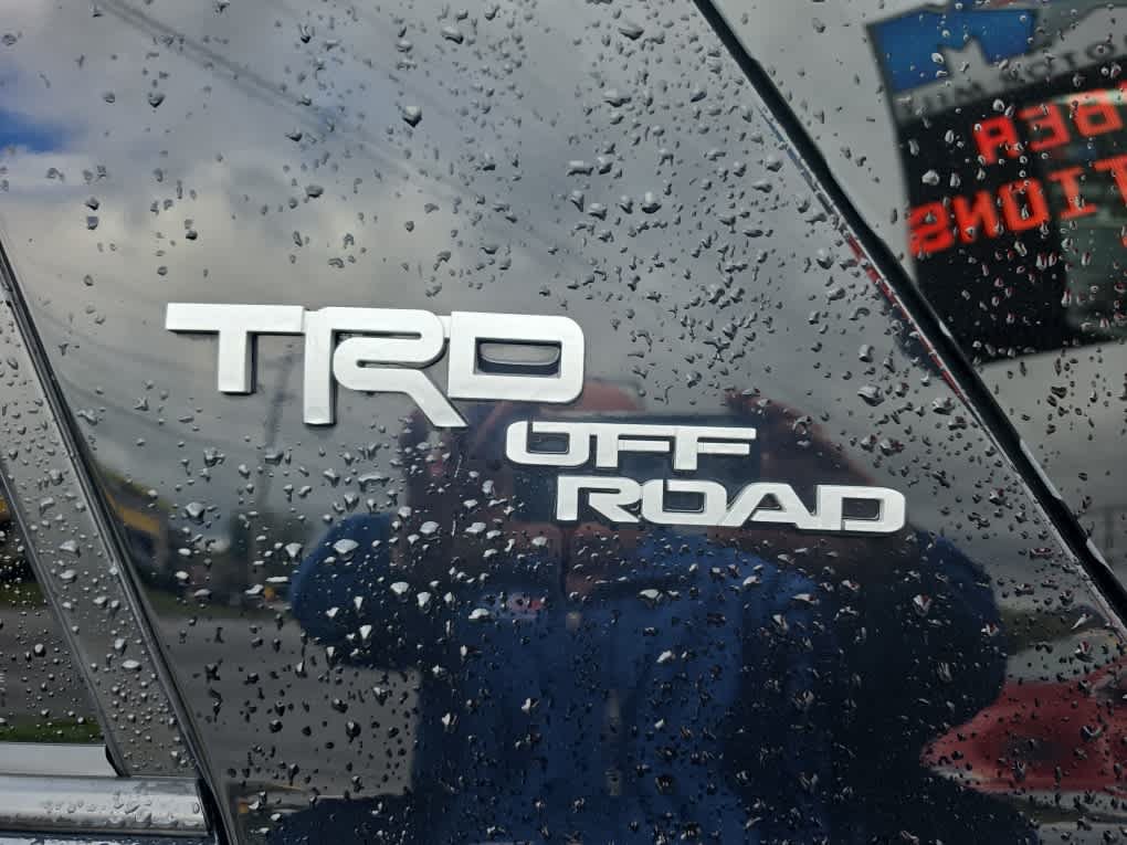Used 2021 Toyota 4Runner TRD Off-Road Premium w/ Moonroof Package AWD/4WD image 17