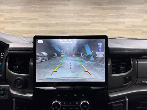 Used 2024 Ford Expedition Max XLT image 16