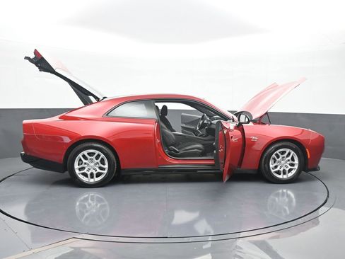 Used 2025 Dodge Charger R/T w/ Sun & Sound Package image 73