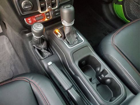 Certified 2025 Jeep Wrangler Unlimited Rubicon image 27