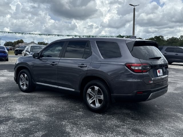 Used 2025 Honda Pilot EX-L image 10