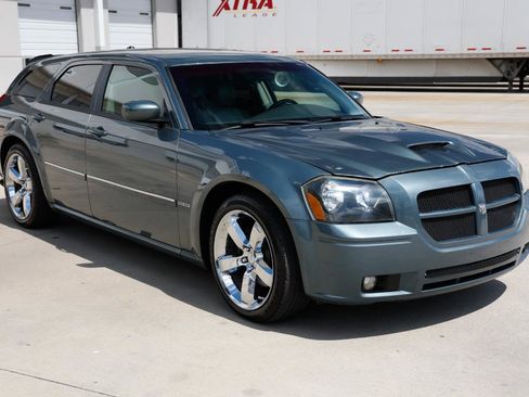 Used 2006 Dodge Magnum R/T w/ Convenience Group II RWD image 17