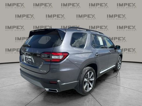 Used 2025 Honda Pilot Elite image 5