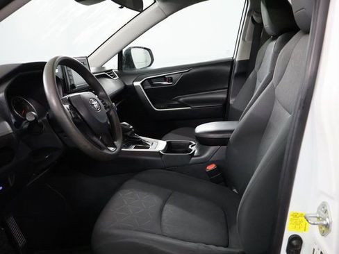 Used 2021 Toyota RAV4 XLE image 11