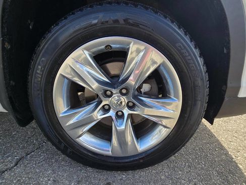Used 2014 Toyota Highlander Limited image 14