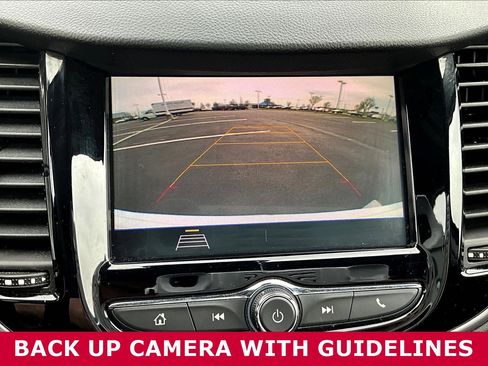 Used 2022 Chevrolet Trax LT w/ LT Convenience Package image 15